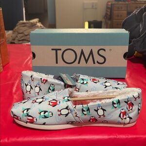 Women’s Tim Size 7.5 Penguin Lined Shoes